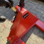 pallet jack putting hydralic oil