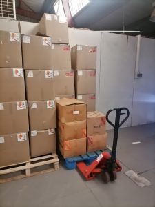 stack boxes with pallet jack